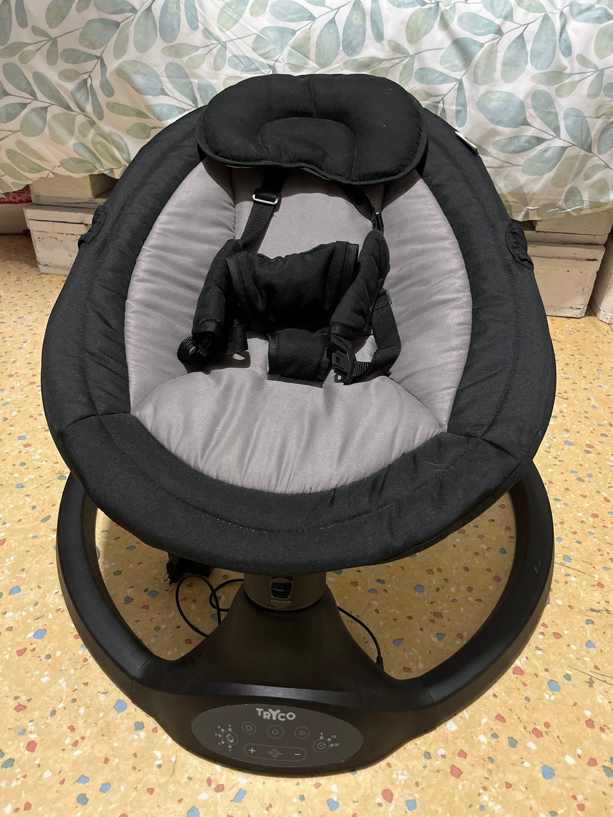 Tryco elektrische babyschommel/wipstoel, Ophalen, Zo goed als nieuw