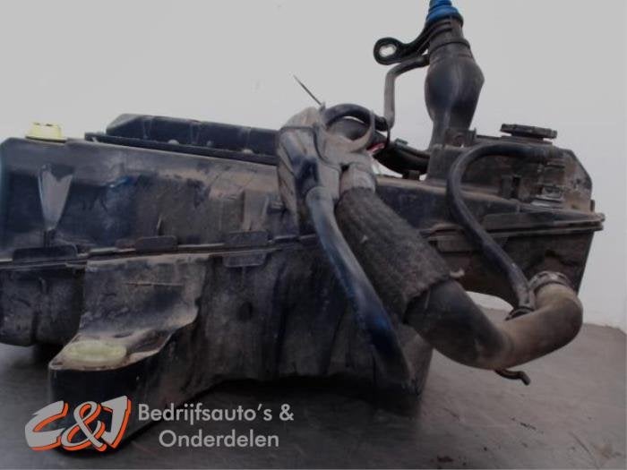 Adblue tank van een Peugeot Partner, Gebruikt, -, -, Ophalen of Verzenden