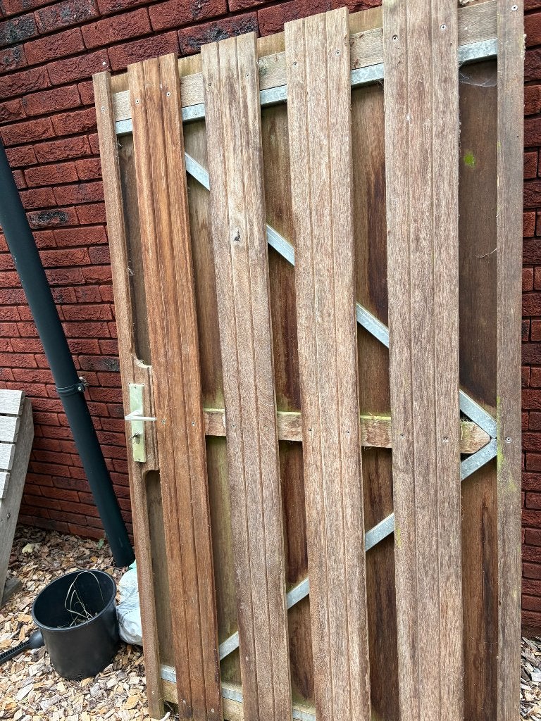 Hardhouten tuinpoorten, Tuin en Terras, Tuinpoorten, Ophalen, 100 tot 150 cm, Zo goed als nieuw, Draaipoort