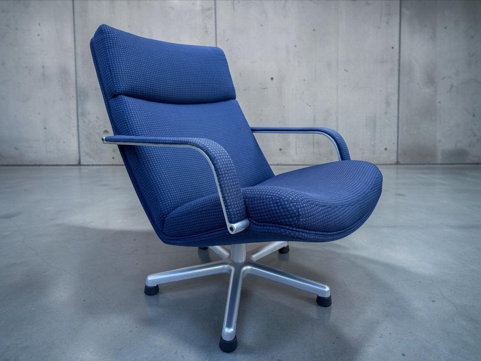 Draaifauteuil Artifort, Ophalen, Gebruikt, Mid century, design, Artifort, draai fauteuil, swivel chair, 75 tot 100 cm