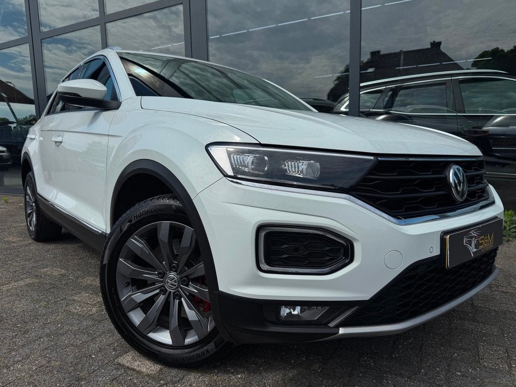 Volkswagen T-Roc 1.5 TSI Sport | Camera | Carplay, Euro 6, 4 cilinders, 150 pk, Wit