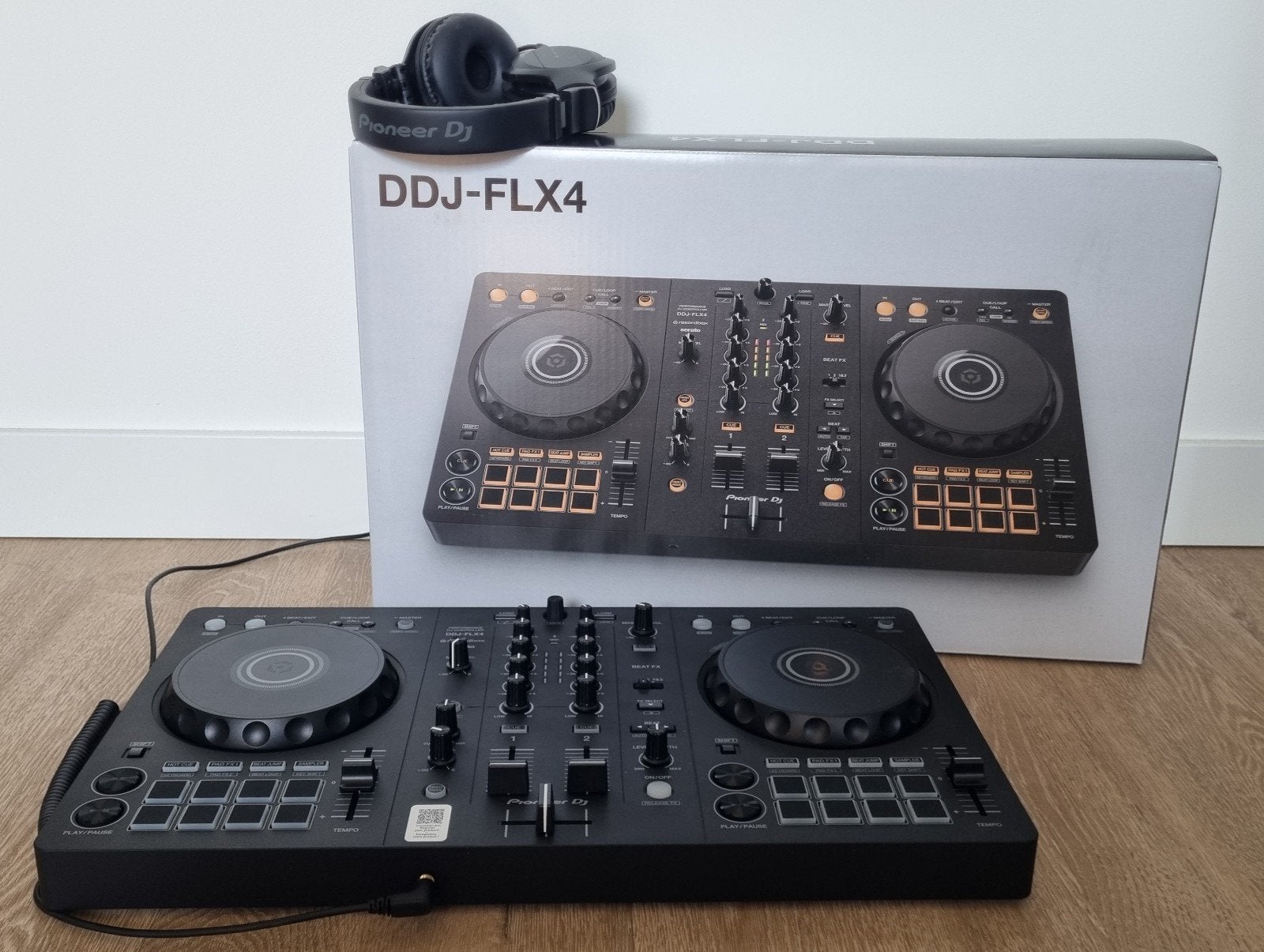 Zo goed als nieuw DDJ-FLX4 + De Pioneer HDJ CUE1 Koptelefoon, Muziek en Instrumenten, Dj-sets en Draaitafels, Ophalen, Zo goed als nieuw