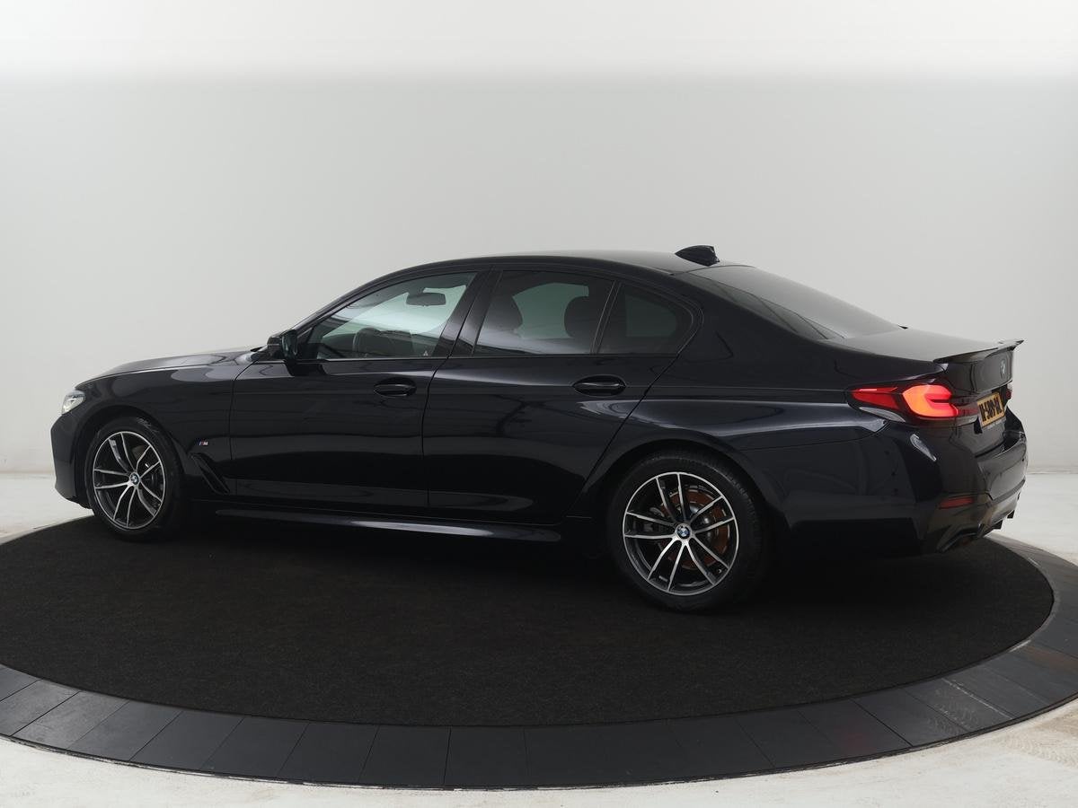 BMW 5-serie 520i M-Sport | Leder | Stoelverwarming | Cruise, Auto's, Automaat, 1998 cc, Achterwielaandrijving, Gebruikt