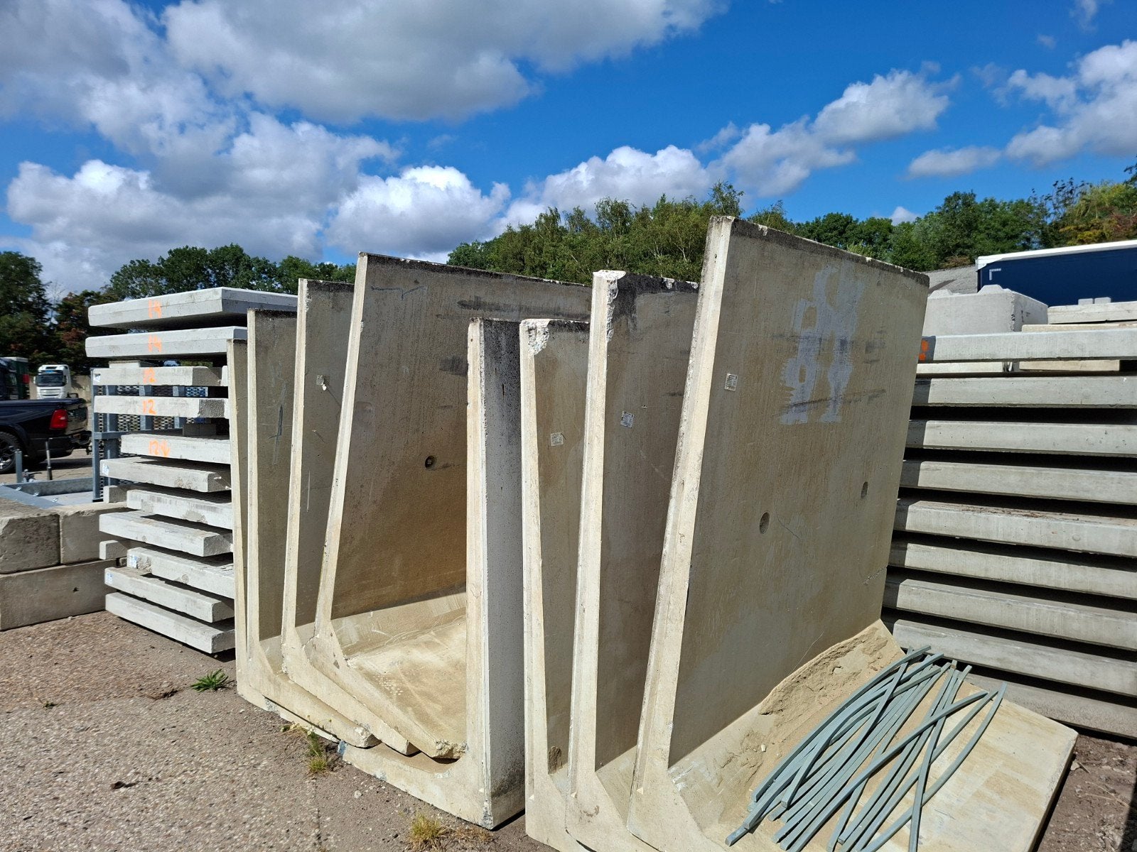 8 keerwanden. gebruikte.  2x2, Ophalen of Verzenden, Gebruikt, Beton, Klinkers