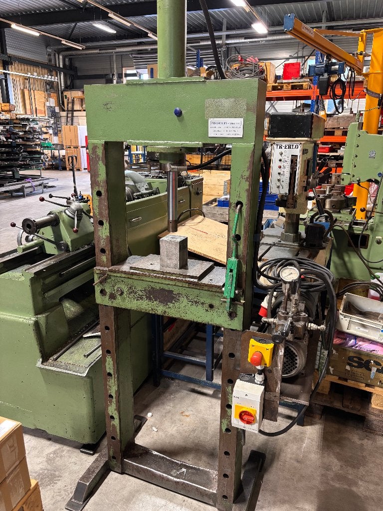 Hydraulische pers, Ophalen