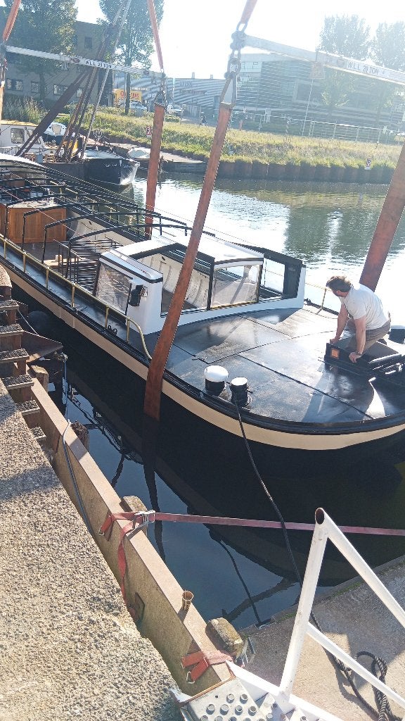 Pantera yacht service B.V., Dek en Romp