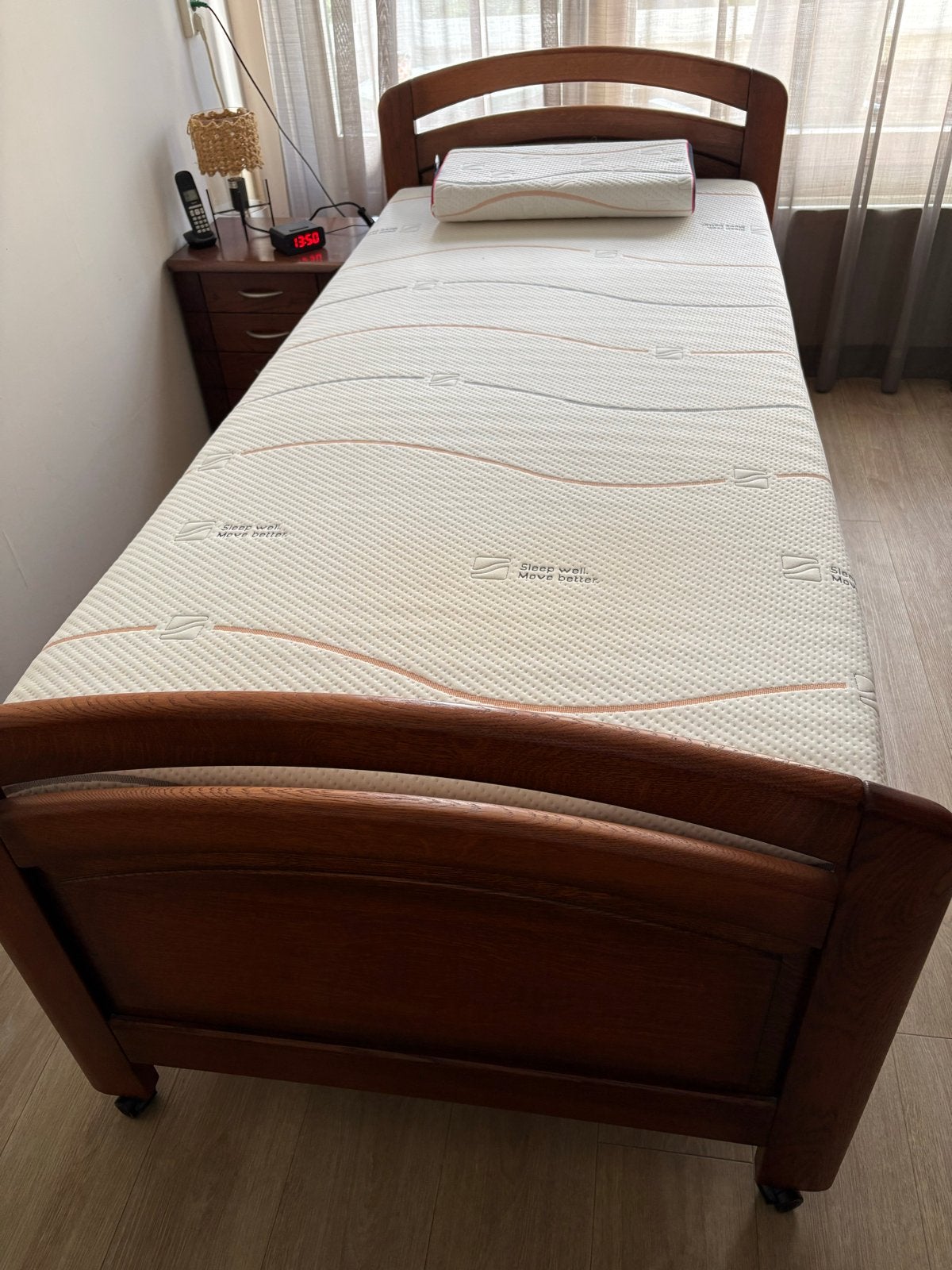 Eenpersoonsbed met verstelbare lattenbodem en matras, Ophalen, Verstelbaar, 90 cm, Eenpersoons