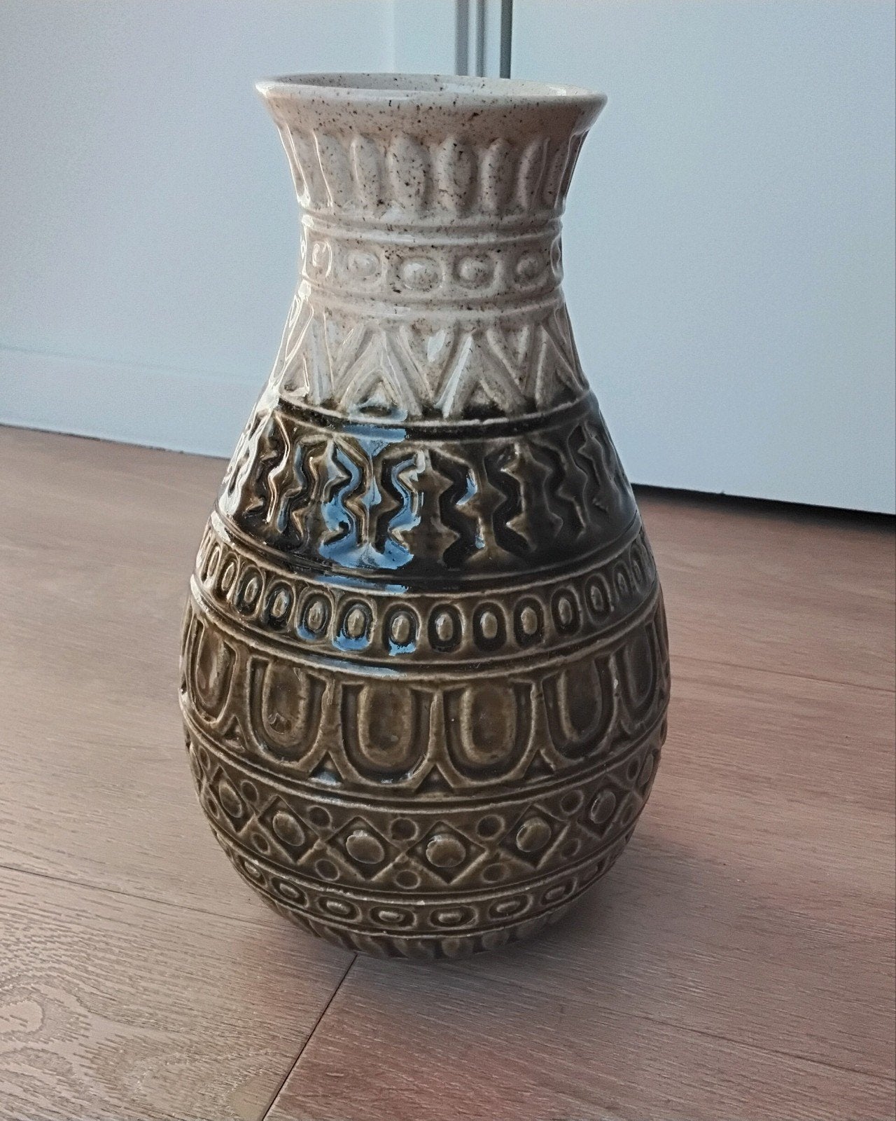 West Germany vaas, Bay, mosgroen met roomwit, 25cm, Ophalen of Verzenden, Gebruikt, Natuurlijk materiaal, 25 cm