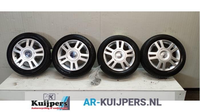 Sportvelgenset + banden van een Ford KA, Gebruikt, -, -, -