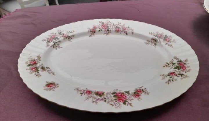 Royal albert lavender rose vlees schaal, Antiek en Kunst, Antiek | Servies los, Ophalen of Verzenden