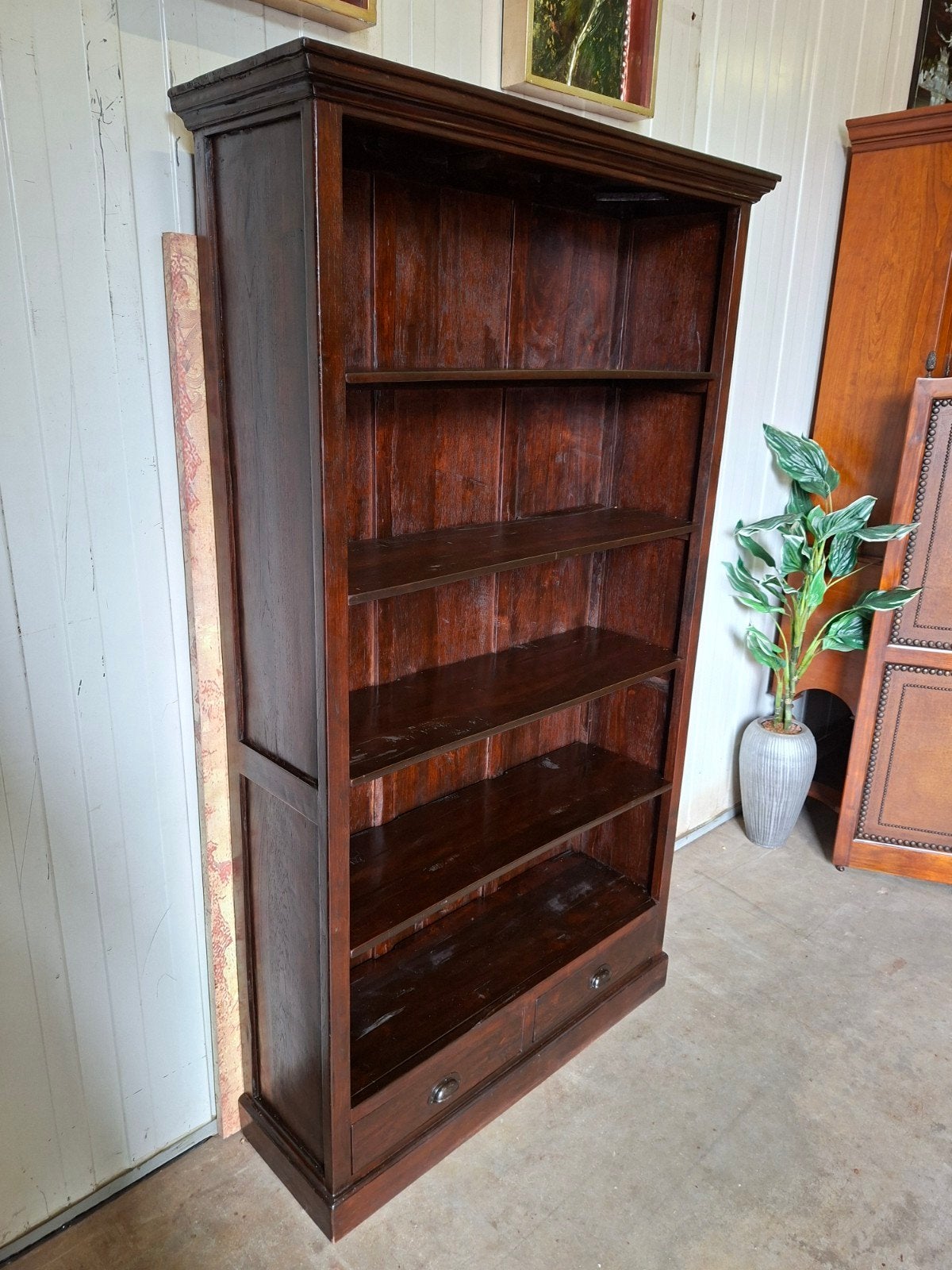 Koloniaal teakhouten boekenkast afm. 116x37cm en 201 cm hoog, Ophalen of Verzenden, 25 tot 50 cm, 200 cm of meer