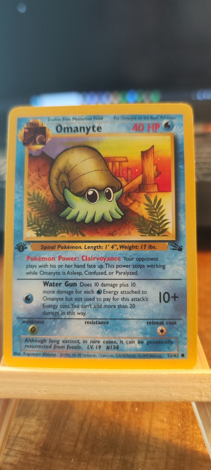 Omanyte Fossil 1st Edition Pokémon Kaart, Ophalen of Verzenden, Zo goed als nieuw