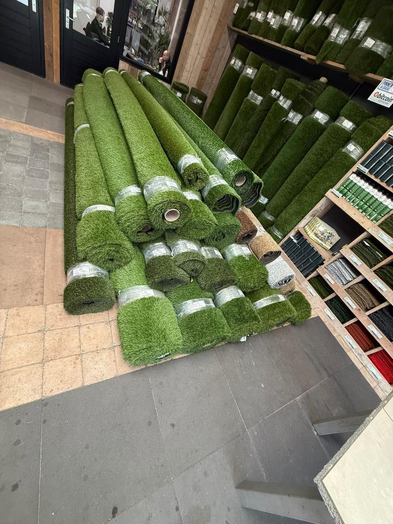 Kunstgras 4 meter reststukken leegverkoop! Hoge kortingen!, Tuin en Terras, Gras en Kunstgras, Ophalen of Verzenden, Nieuw, 20 m² of meer