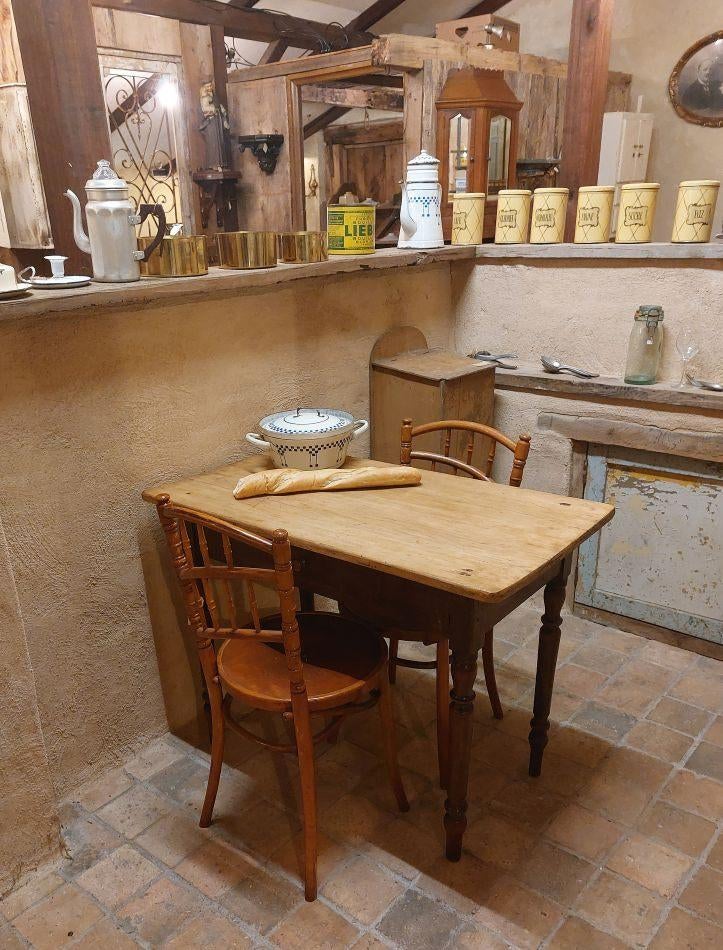 leuk oud keukentafeltje  oude kleine eettafel, Ophalen of Verzenden