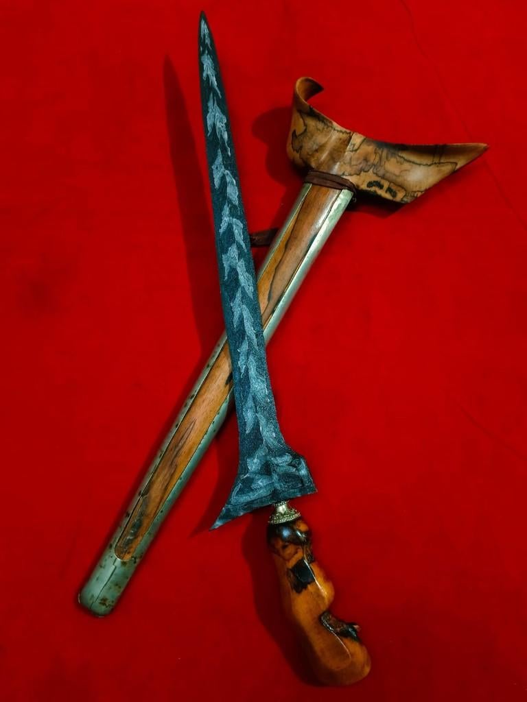 Antieke Keris Madura Tilam Upih Ron Genduru Sungsang SVF79, Antiek en Kunst, Verzenden