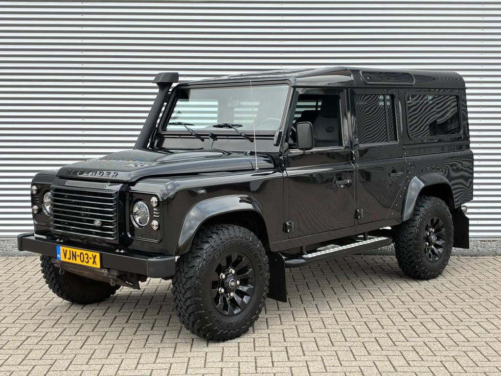Land Rover Defender 110 2.2 TDCI St. Wagon X-Tech/ 7-seater, Auto's, Land Rover, Euro 5, Zwart, 4 cilinders, Leder