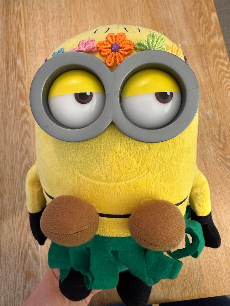Grote Knuffel Minion Hawaii Hula - Zo goed als nieuw, Ophalen of Verzenden, Zo goed als nieuw, Overige typen