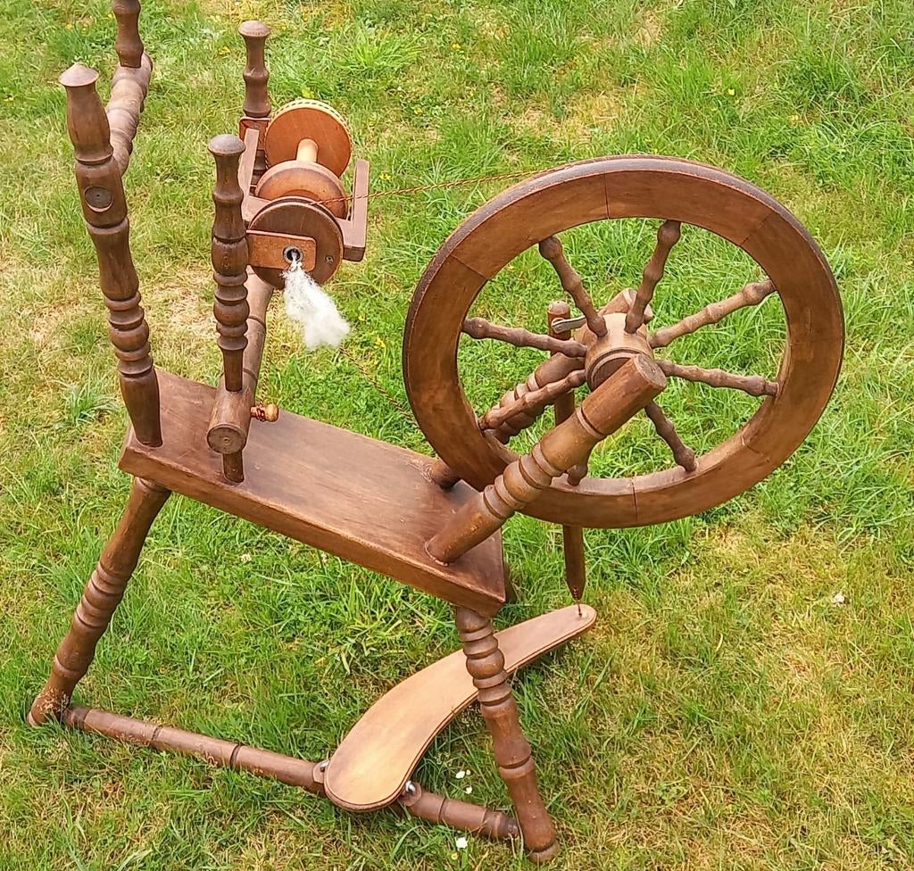 Wernekinck spinnewiel met wolhaspel en twijnrek, Hobby en Vrije tijd, Ophalen, Spinnewiel