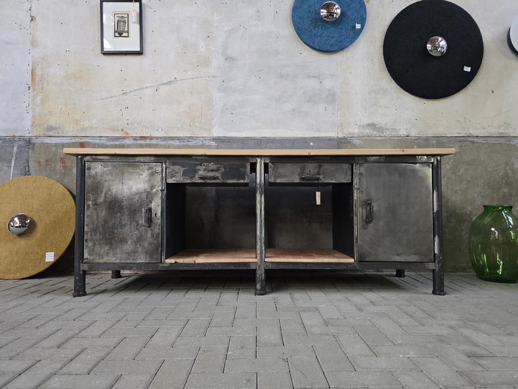 Vintage Werkbank Grijs | Industriele Kast Dressoir Staal 3