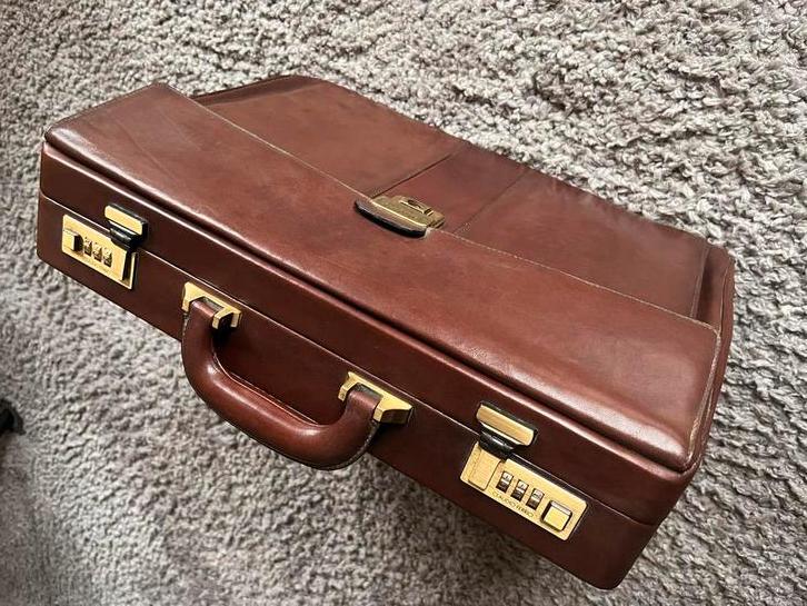 Claudio Ferrici luxe leren aktetas, Sieraden, Tassen en Uiterlijk, Koffers, Ophalen of Verzenden, Zo goed als nieuw, Minder dan 35 cm