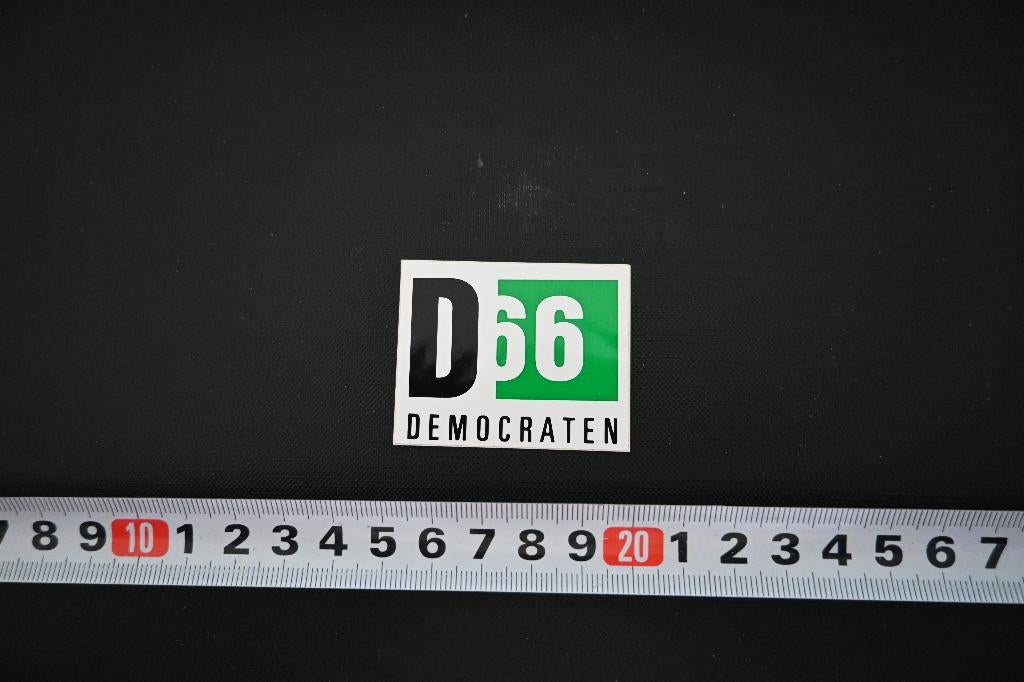 sticker politiek logo D'66 democraten, Verzamelen, Stickers, Ophalen, Zo goed als nieuw