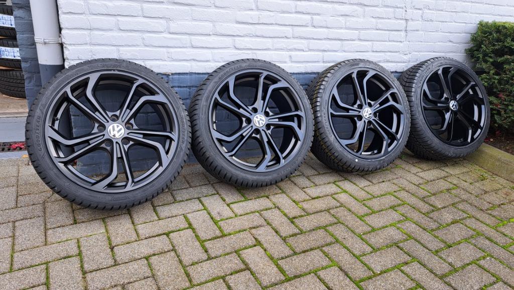 Reifnitz 18 inch GTI TCR nieuw zwart 5x112 zomerbande, Ophalen, 18 inch, Sentury, Banden en Velgen