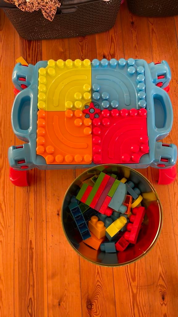 Megablocks tafel + blokken, Ophalen, Zo goed als nieuw, Megabloks