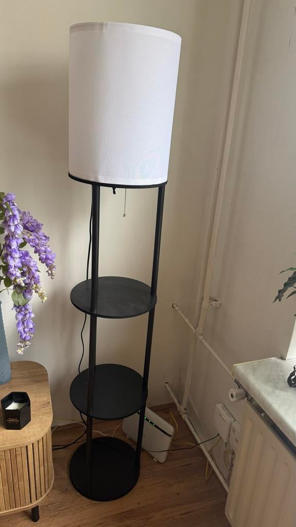 Leen Bakker Vloerlamp met plankjes, Huis en Inrichting, Lampen | Vloerlampen, Ophalen, Zo goed als nieuw, Metaal, 150 tot 200 cm