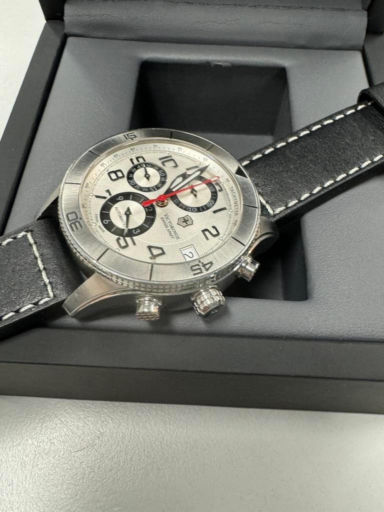 317895 Victorinox Swiss Army Ambassador Clous de Paris, Overige merken, Leer, Staal, Polshorloge