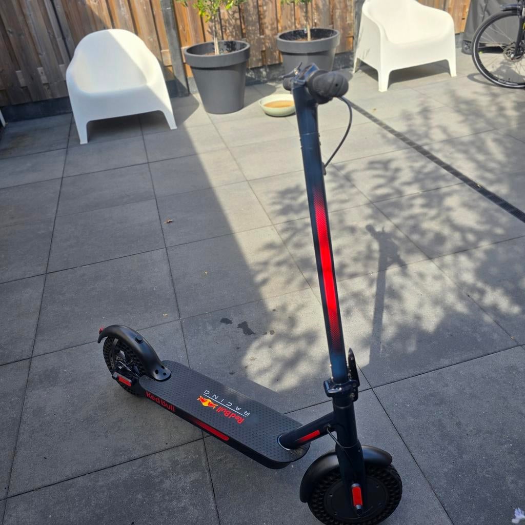 Red Bull Elektrische Step - Zo Goed Als Nieuw!, Ophalen, Zo goed als nieuw, Elektrische step (E-scooter), Red Bull