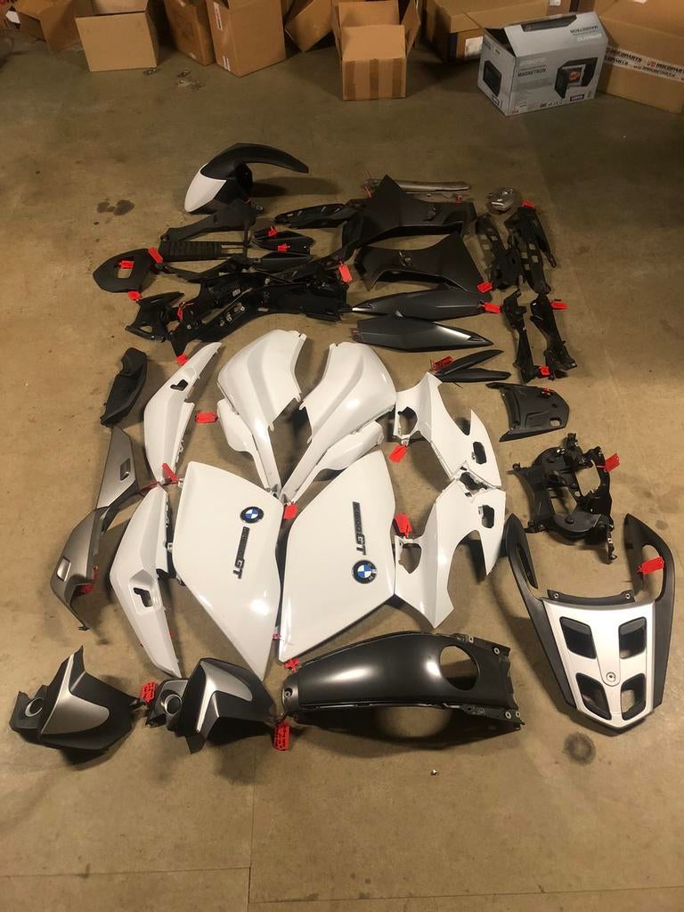 Diverse kappen/kuipdelen voor een BMW K 1600 GT 2010-2016