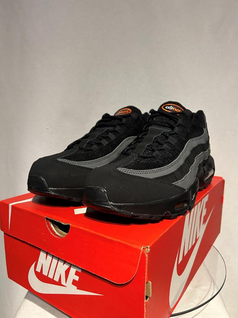 NIEUW IN DOOS! Maat 46 - Nike Air Max 95 Safety Orange Black, Verzenden, Zwart, Nike, Nieuw