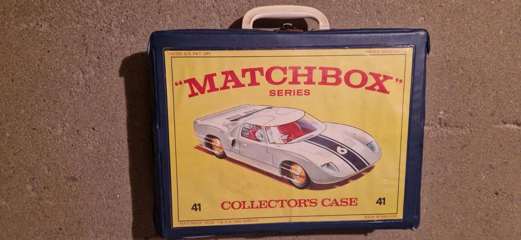 Matchbox koffer met lesney Matchbox, Hobby en Vrije tijd, Modelauto's | Overige schalen, Ophalen of Verzenden, Auto