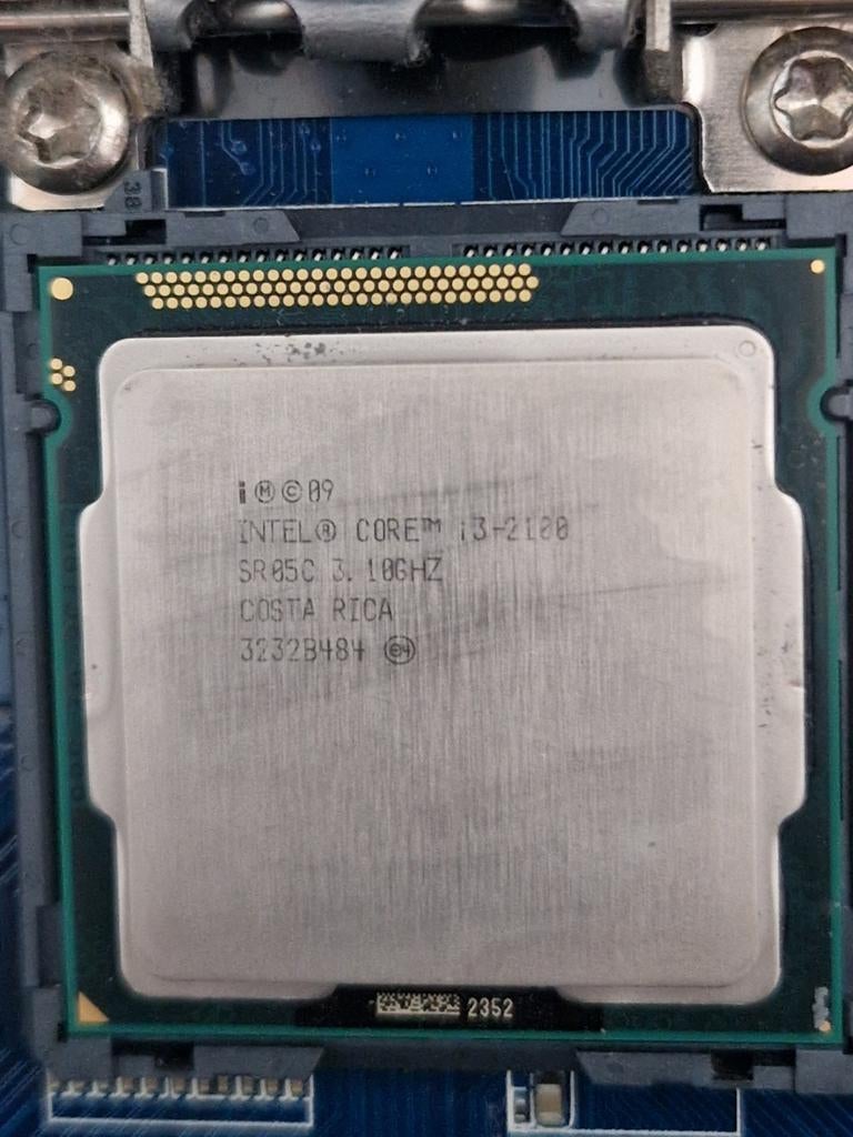 2x Intel Processoren - i3-2100 & i3-4160, Computers en Software, Processors, Gebruikt, Ophalen of Verzenden, 3 tot 4 Ghz, LGA 1155 & LGA 1150