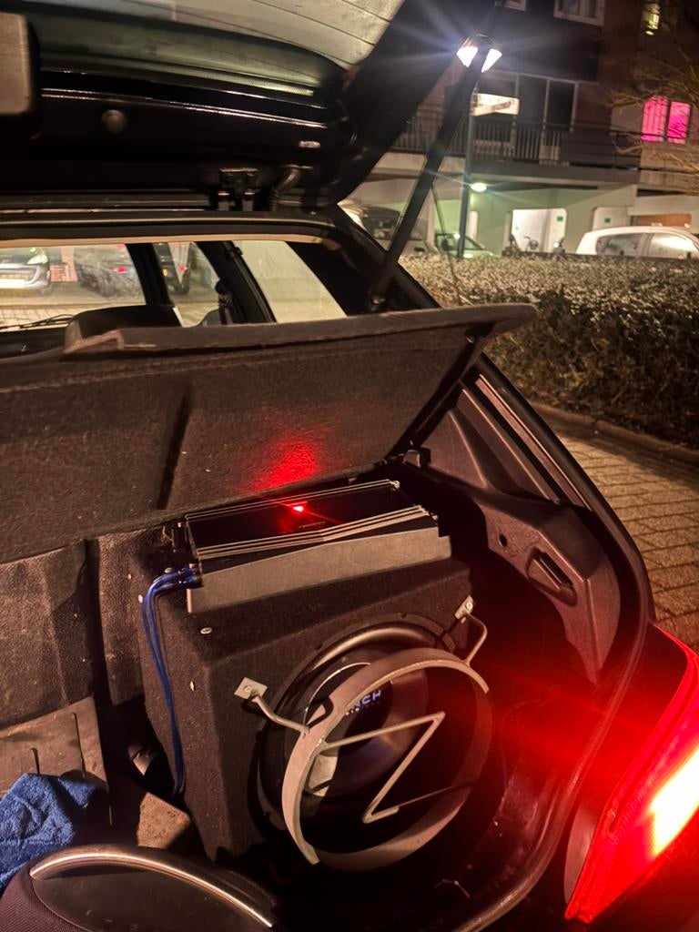 Crunch Subwoofer + Kenwood versterker, Audio, Tv en Foto, Ophalen, Zo goed als nieuw