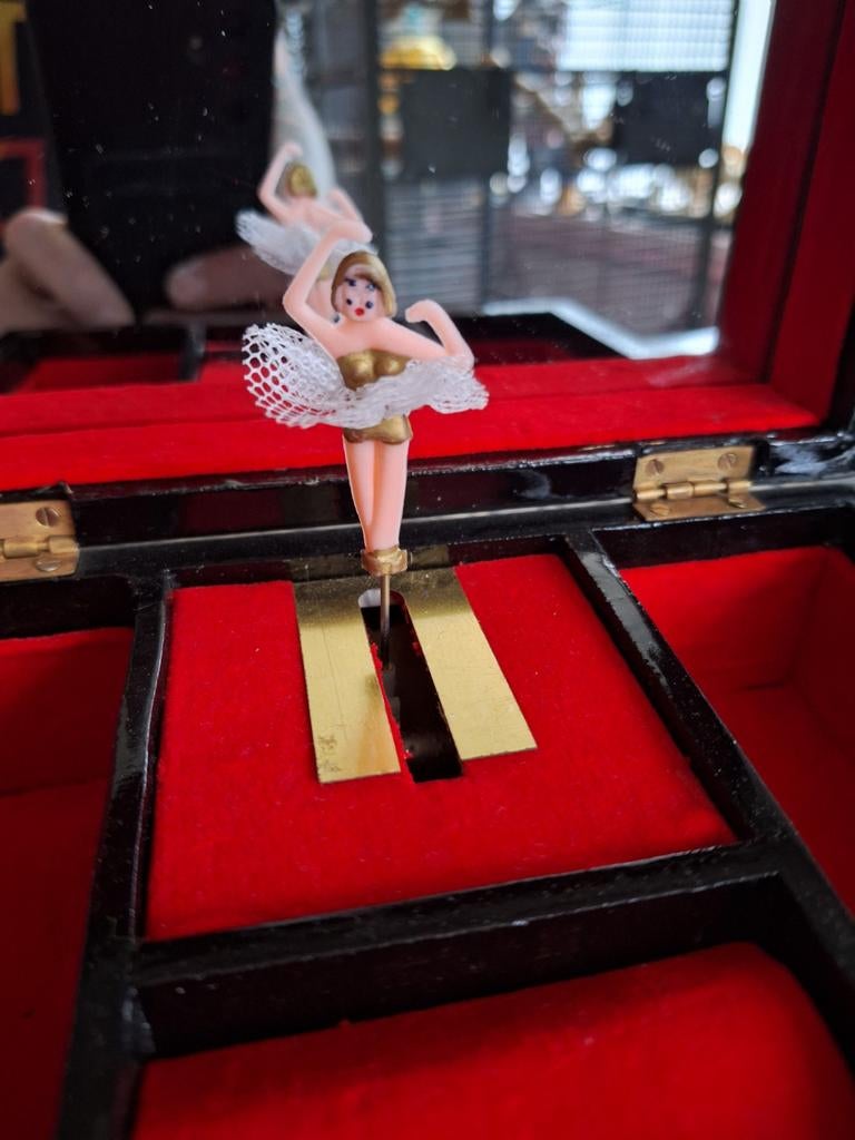 Chinese speeldoos, Verzamelen, Overige Verzamelen, Ophalen of Verzenden, Zo goed als nieuw