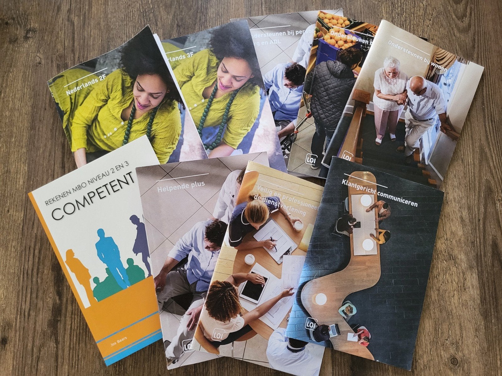 Boekenpakket Helpende Plus - Goede Staat, Ophalen of Verzenden, Zo goed als nieuw