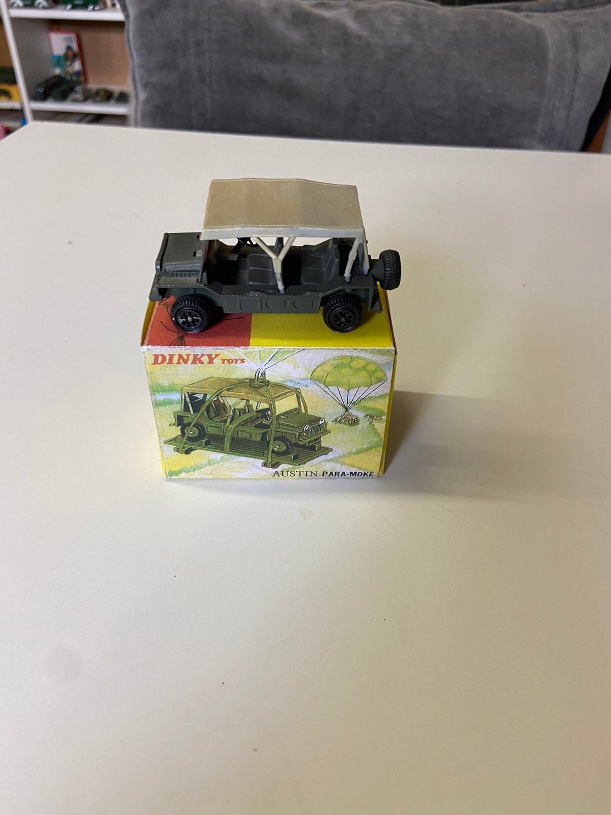 Dinky militair austin para-mook 601, Ophalen of Verzenden, Zo goed als nieuw, Auto, Dinky Toys
