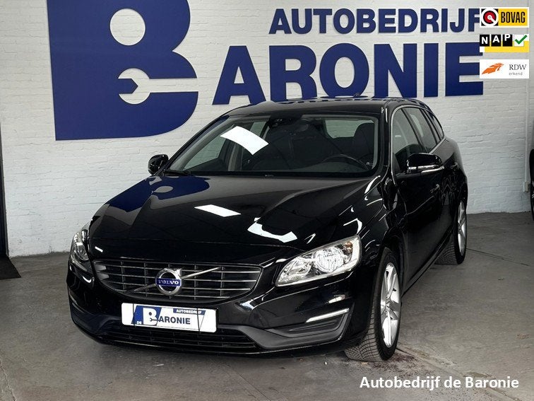 Volvo V60 2.4 D6 Twin Engine Momentum, Auto's, Volvo, Stof, Zwart, Vierwielaandrijving, 1880 kg