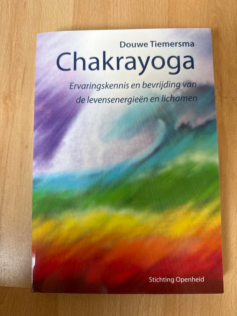 Boek Chakrayoga van Douwe Tiemersma, Boeken, Ophalen of Verzenden, Gelezen, Meditatie of Yoga, Achtergrond en Informatie