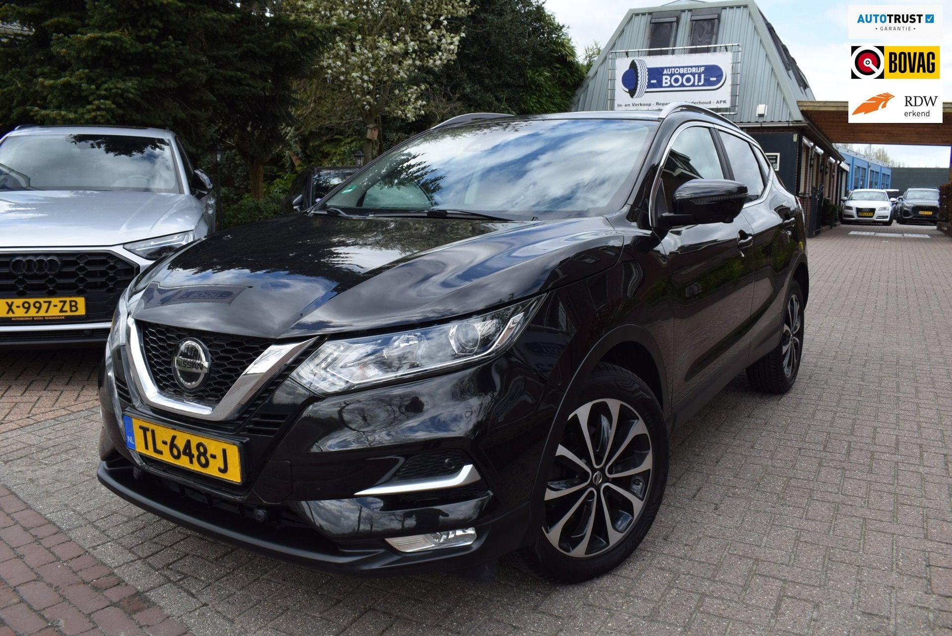 Nissan Qashqai 1.2 N-Connecta AUTOM/NAVI/CRUISE/AIRCO-ECC/CA, Auto's, Stof, Gebruikt, 4 cilinders, 116 pk