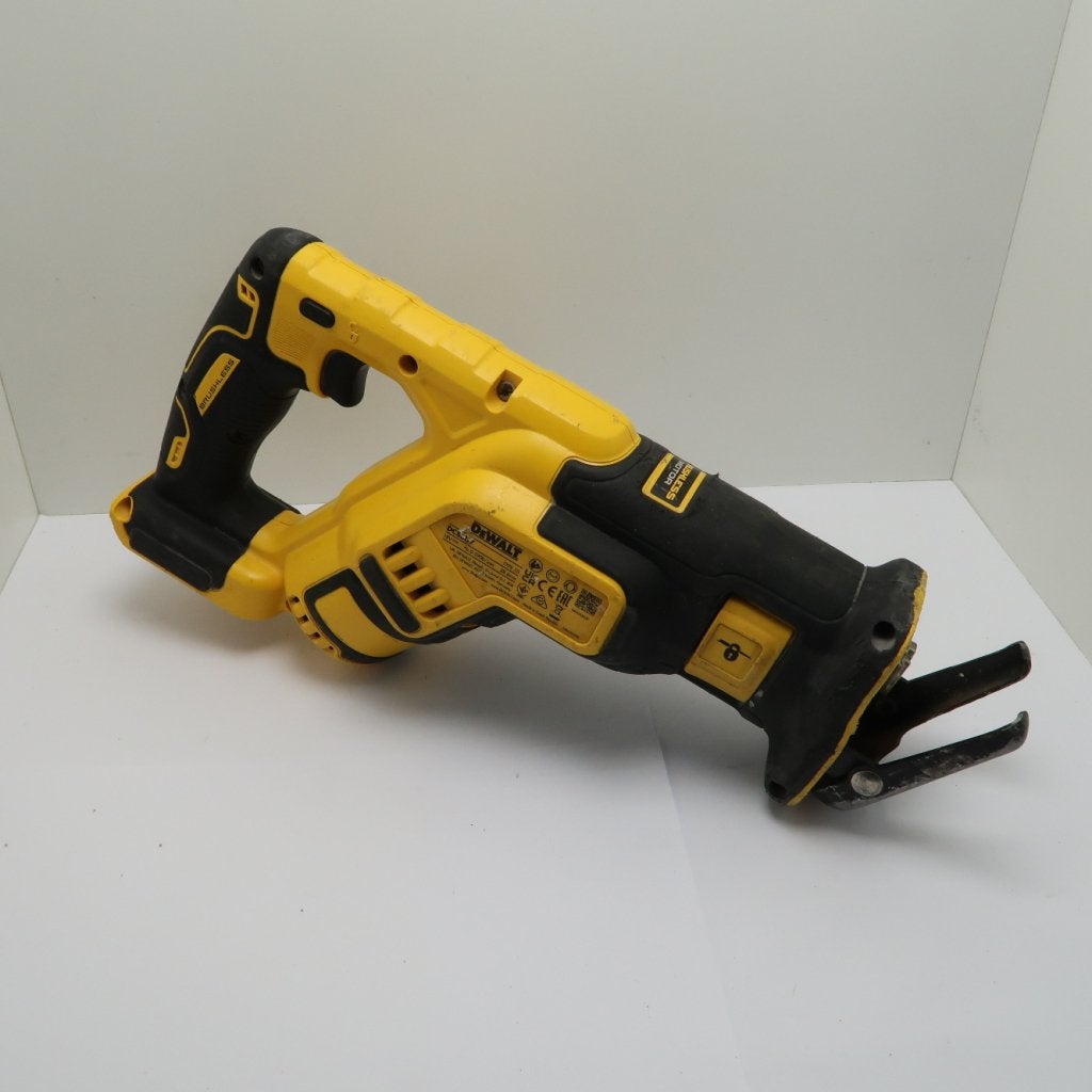 Dewalt DCS367 18V Reciprozaag Body | in Goede Staat, Dewalt, Zo goed als nieuw, Support@dewalt.com, 701 E. Joppa Road
Towson, MD 21286
USA