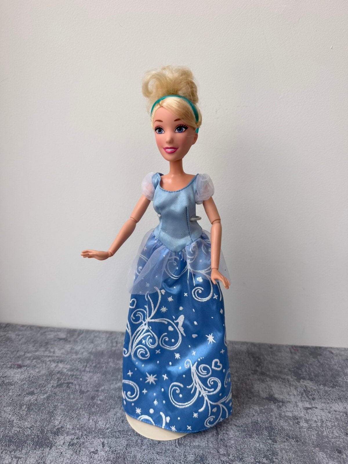 Disney Princess Cinderella, Ophalen of Verzenden, Zo goed als nieuw, Pop
