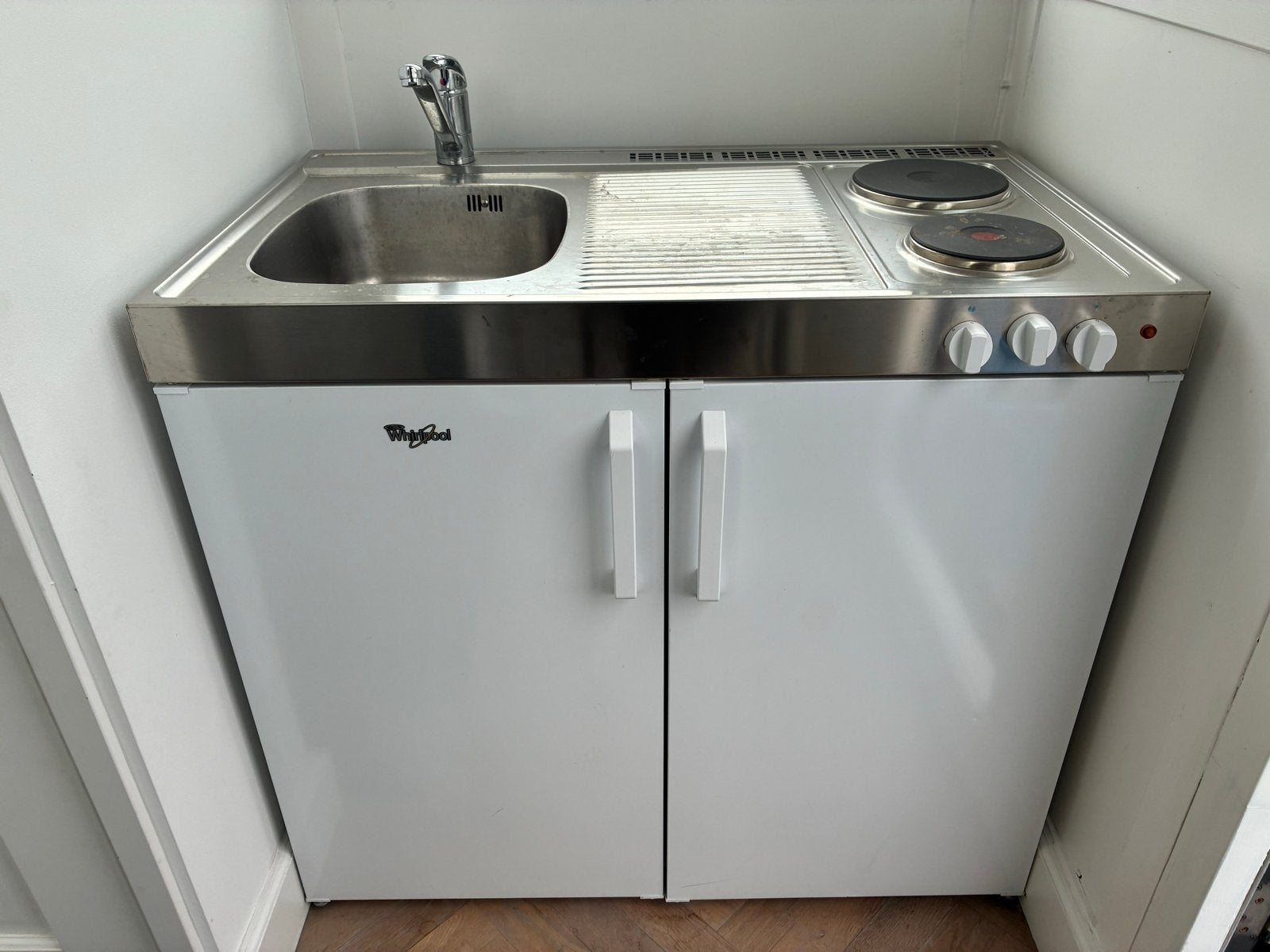 Whirlpool Minikeuken (Koelkast, Kookplaat, Spoelbak), Ophalen, Gebruikt, Wit, Enkelwandige keuken