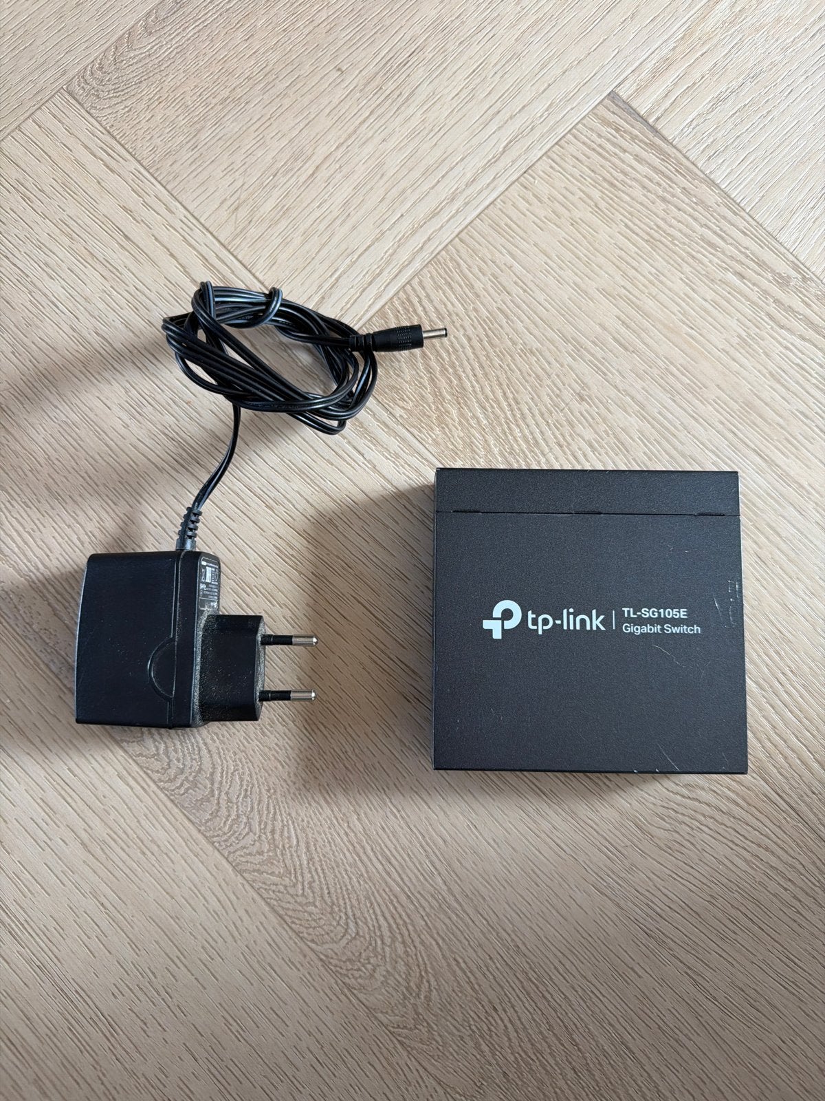 TP-Link TL-SG105E 5-Poorts Gigabit Easy Smart Switch, Ophalen of Verzenden, Gebruikt