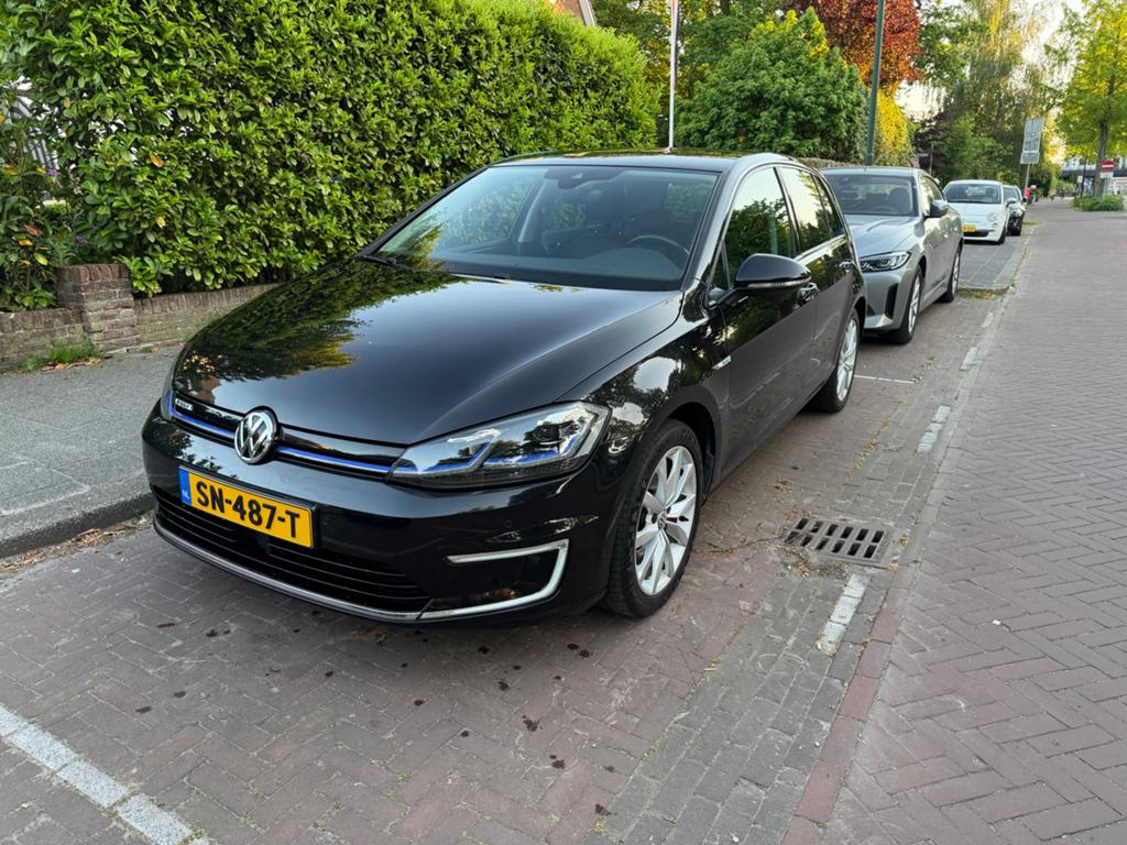 Volkswagen E-golf Zwart Alle Opties! Leer, Dynaudio, Carplay, Auto's, 136 pk, 35 kWh, Zwart, Elektrisch
