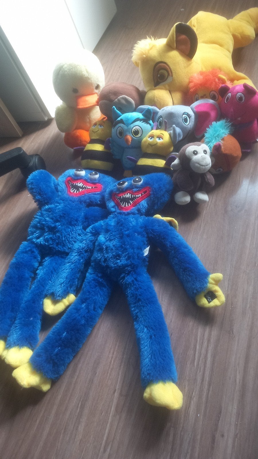 Grote collectie knuffels: Huggy Wuggy, Disney en meer, Kinderen en Baby's, Disney, Blauw, Ophalen of Verzenden, Middelgroot (20 tot 80 cm)