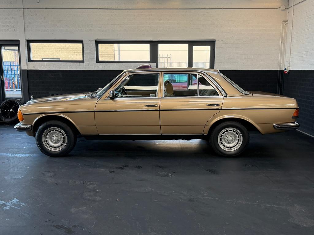Mercedes-Benz 200-280 (W123) 200 | Automaat | Stoelverwarmin, Auto's, Automaat, 1998 cc, Achterwielaandrijving, Beige