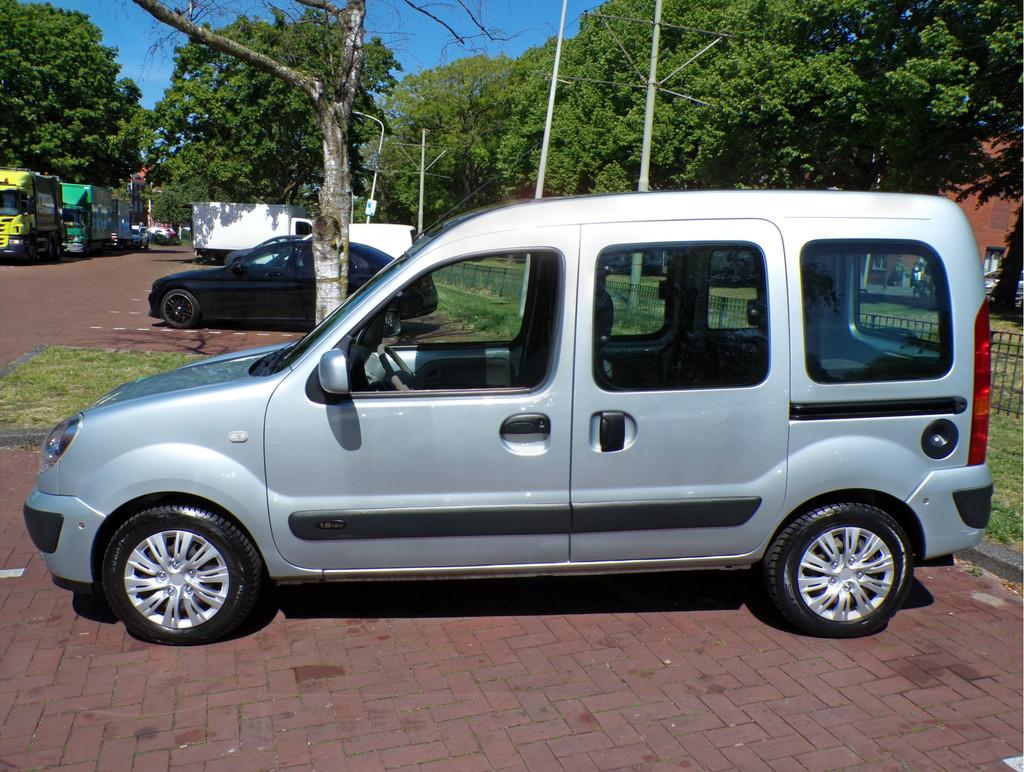 Renault Kangoo 1.6-16V Expression Luxe ROLSTOEL AUTO AUTOMAA, 1160 kg, Gebruikt, 4 cilinders, 49 €/maand