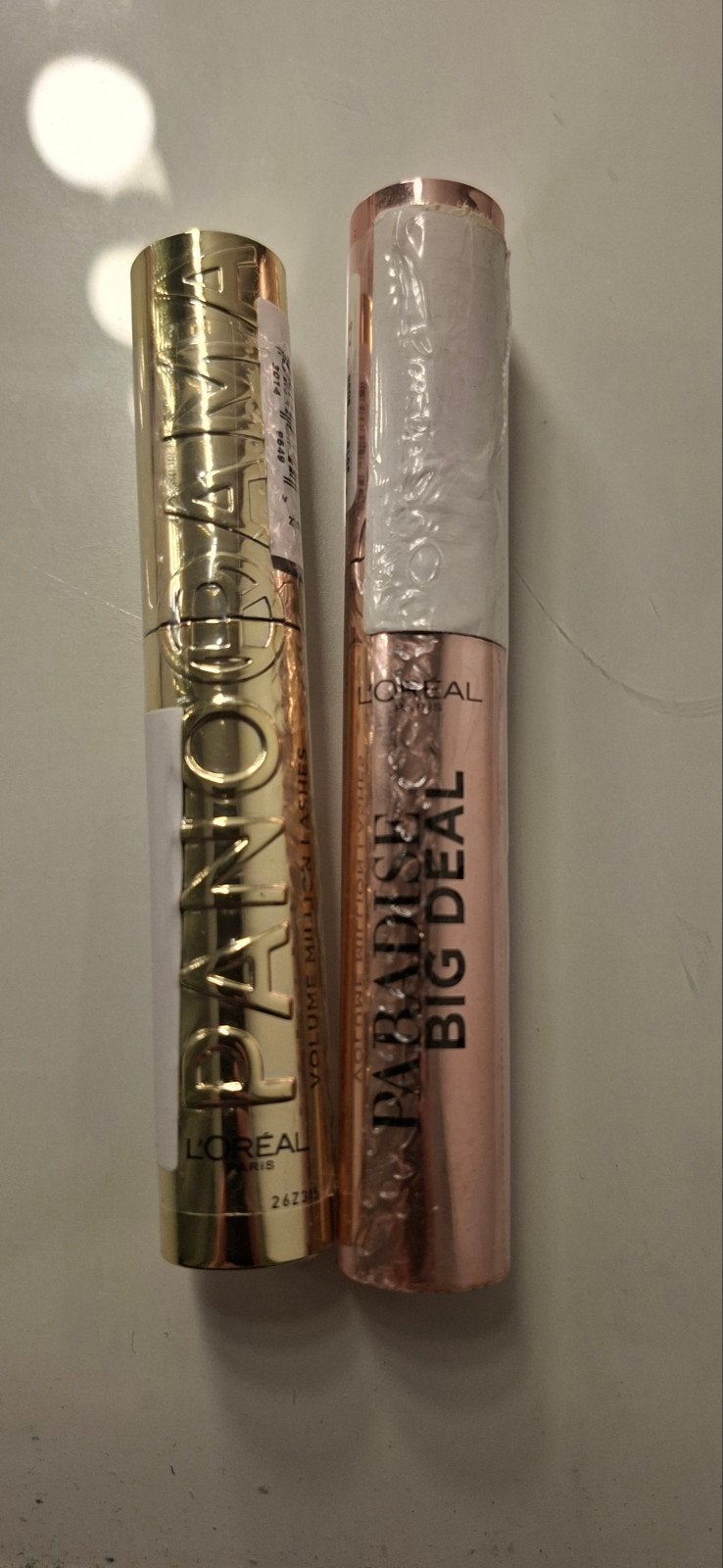 twee nieuwe L'ORÉAL mascara tekoop!, Sieraden, Tassen en Uiterlijk, Ophalen, Ogen, Zwart, Nieuw